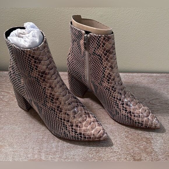 Marc Fisher Retire Snakeskin Pointed Bootie- Natural Multi- Size 6 M- NIB - Picture 2 of 8